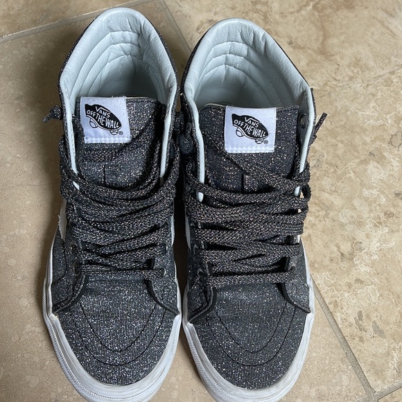 Vans. - Picture 4 of 7